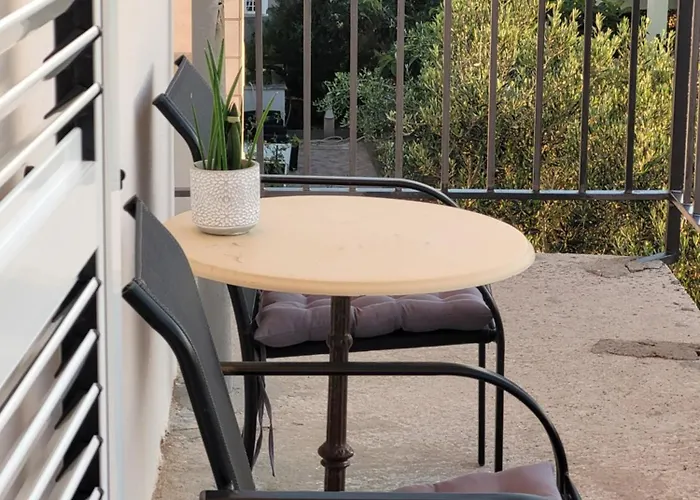 Vini 아파트 흐바르