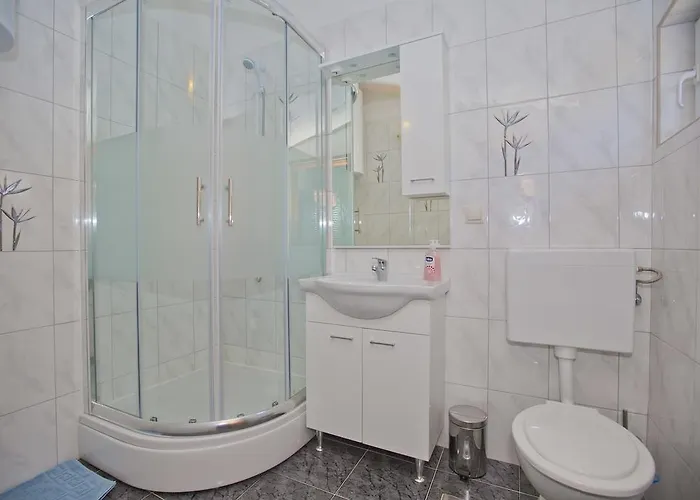 Apartmani Vini Хвар